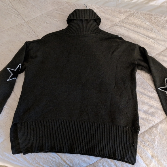 Edgy timeless star turtleneck small - Picture 5 of 9